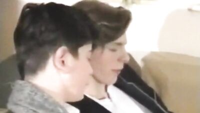 Classroom Cum Shots: Pupils Wank and Cum in the Desk!