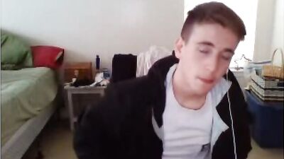Young Cam Boy: Hardcore Web-Cam Action