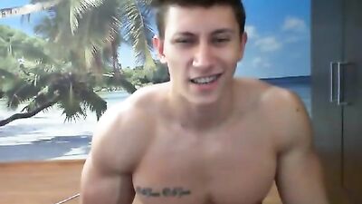 Jerking Off Romanian Muscle Man Returns