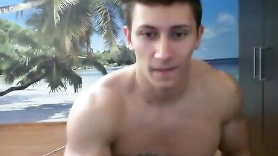 Jerking Off Romanian Muscle Man Returns