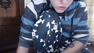 Young Cuties Birthday Wank & Cum Shots