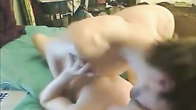 Gay Porn Squeaky Bed - Amateur Bareback Action