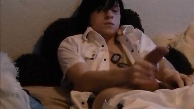 He Cums with Laughter - Gay Web-Cam Cum Shots Solo