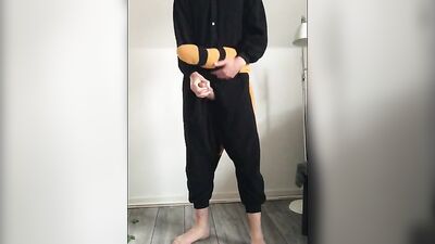 Racoon Guy Cums Hard - Amateur Fetish Porn