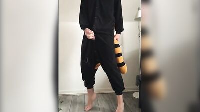 Racoon Guy Cums Hard - Amateur Fetish Porn