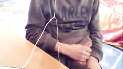 Amature Cum Shots Handjob Cam 1800: The Ultimate Gay Porn Experience!