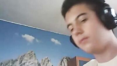 Gay Cumshots & Handjobs: Upgraded Amateur Passion!