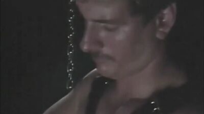 Leather Fetish Bareback Action: Kevins Classic SM Scene Returns!