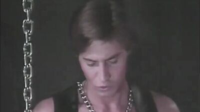 Leather Fetish Bareback Action: Kevins Classic SM Scene Returns!