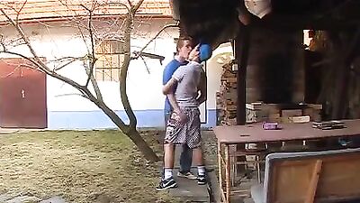 Quick Suck and Wank in the Yard: Hardcore Gay Outdoor Action