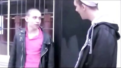 Gangbang with a new friend - Action Bareback!