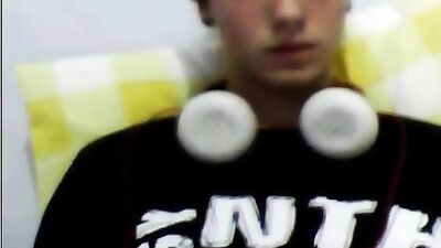 Luciantinos Sexy Cumshot Solo! - A Young Boys Smooth Wank and Cum on Cam!