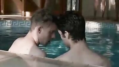 Wet Dreams in the Public Pool!