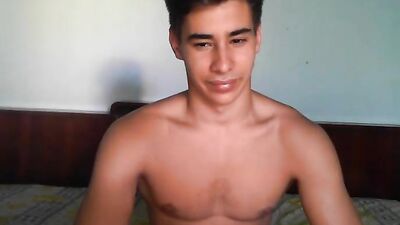 Abs Abundance: Cumming Amateur Solo on Cam!