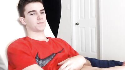 Gay Porn Toy Boy Webcam Show!