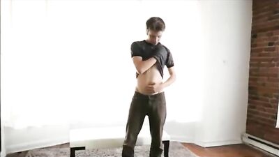 Model Cummer: Amateur Solo Wanking!