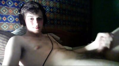 Young Cam Boy Exposing His Cute Body Online
