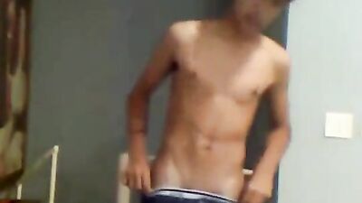 Webcam Cumming: Sexy Teen Boys Solo Show!