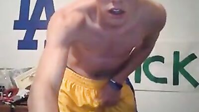 Young & Amateur Cumshots: Handjob Mania!