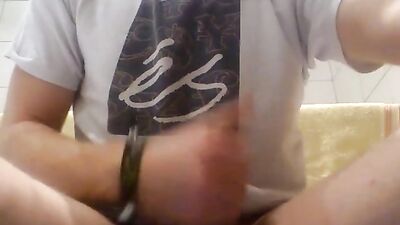 Markus Pelzs Handjob Explosion!