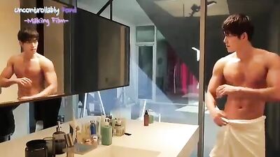 Asian Muscle Boys Obsession with Kpop Star Woo Bins Shirtless Body!