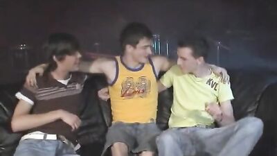 Czech Treesome: Bareback Action Cum Shots