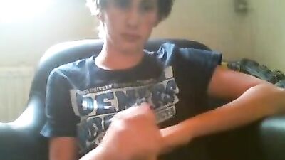 Gay Porn Amateurs - Cam 2333 - Handjobs and Cum Shots 190 characters