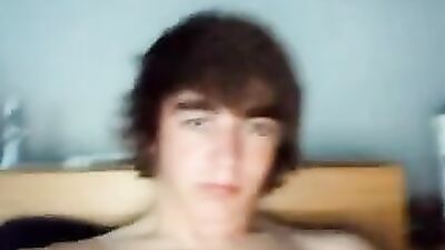 Solo Web-Cam Twink Rubs Out